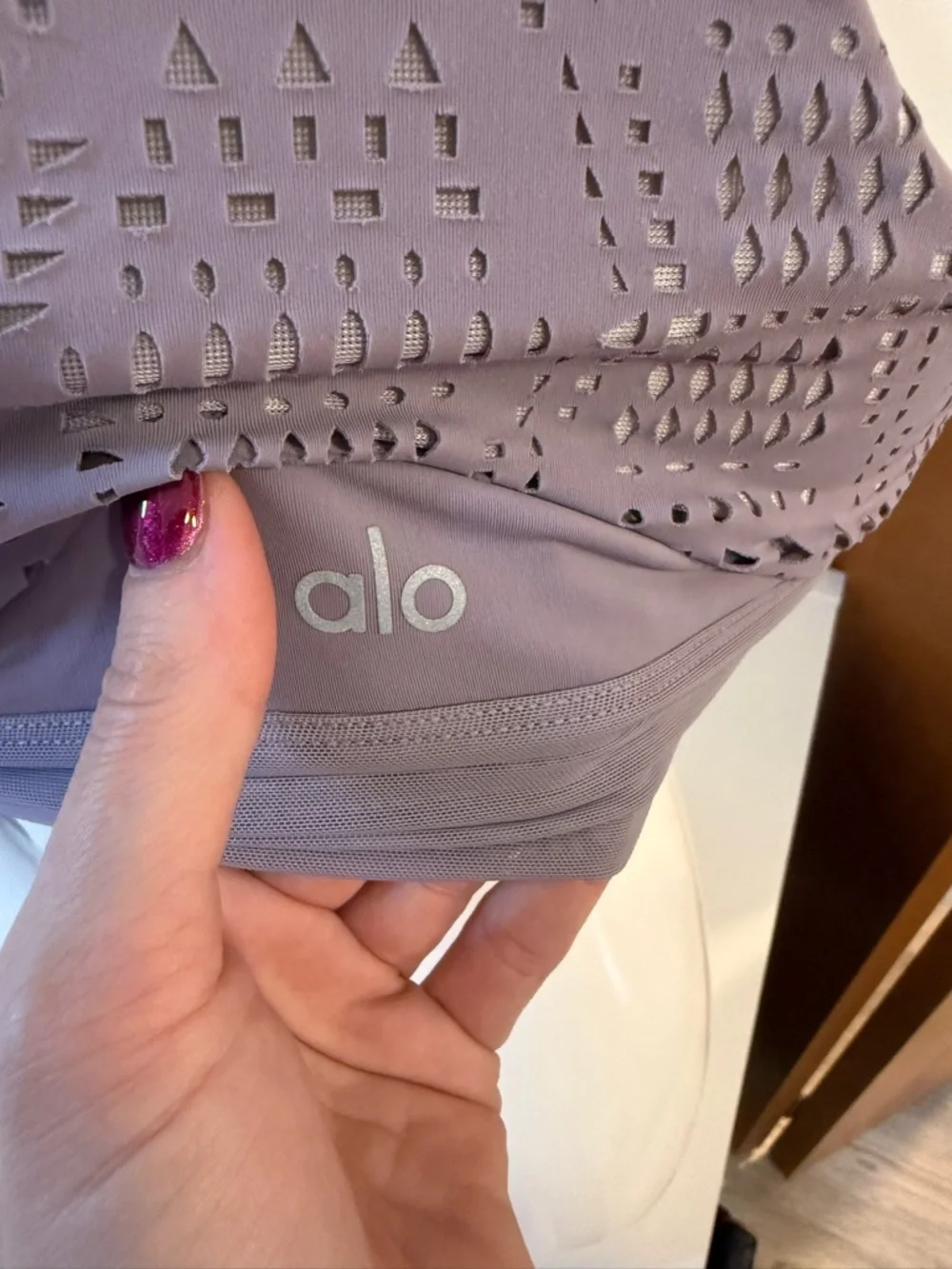Alo Yoga Laser Cut Sports Bra — Size Small — Lavender Grey — Medium Support - Picture 3 of 4